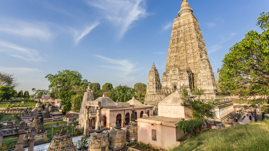 paromatravels.com_blog_Bodh_Gaya_The_Sacred_Site_Where_Buddha_Attained_Enlightenment_cover_page