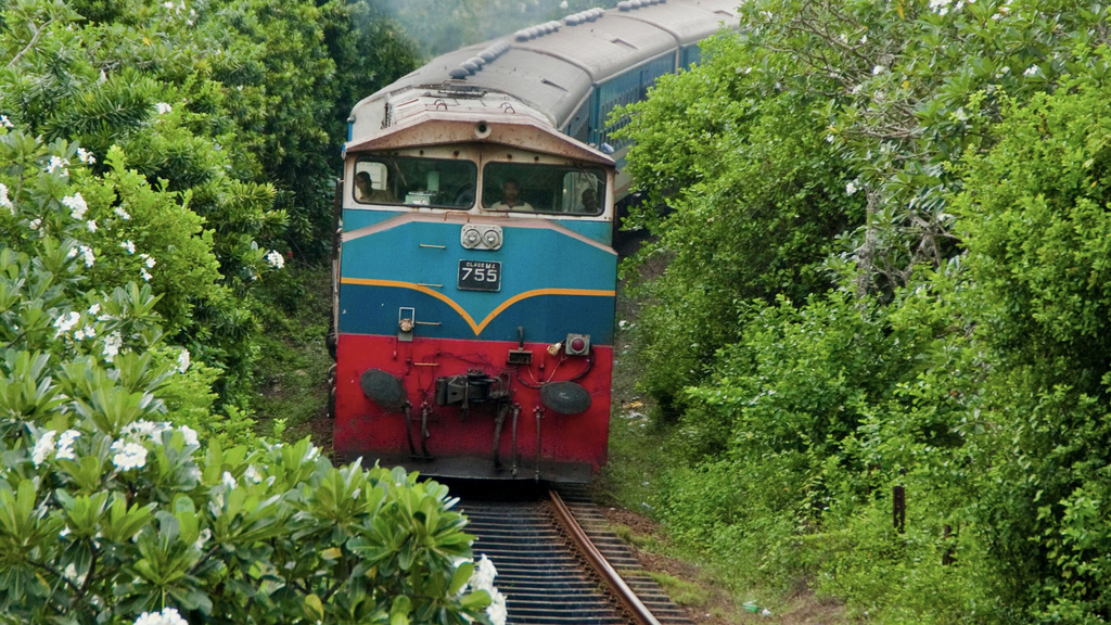 paromatravels.com_Sri_Lanka's_Best_Scenic_Train_Rides_5