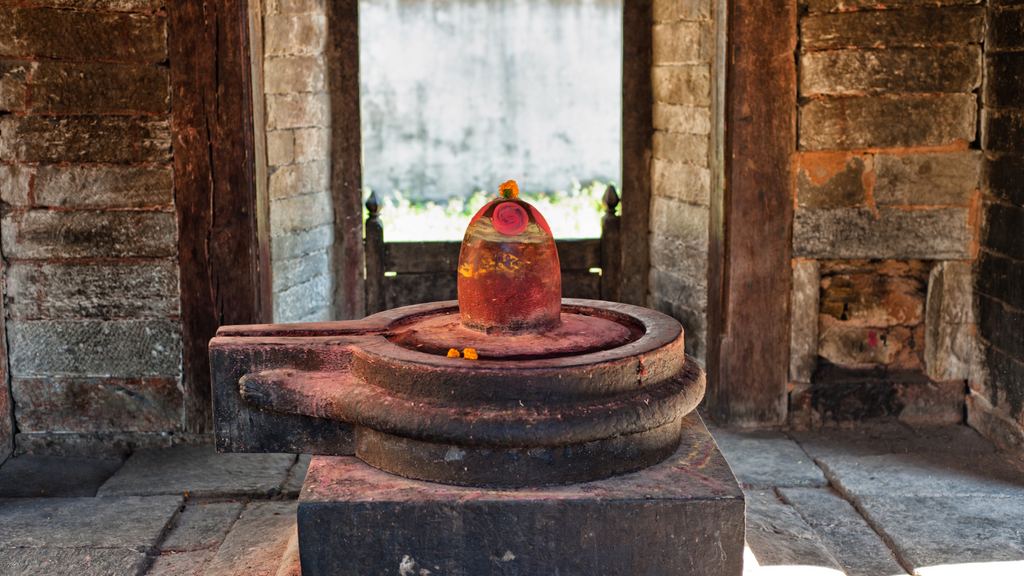 paromatravels.com_blog_pashupatinath_temple_a_spiritual_haven_in_the_heart_of_nepal (5)