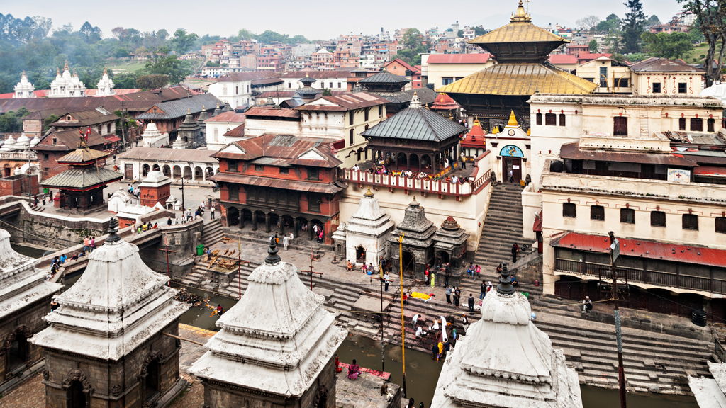 paromatravels.com_blog_pashupatinath_temple_a_spiritual_haven_in_the_heart_of_nepal (1)