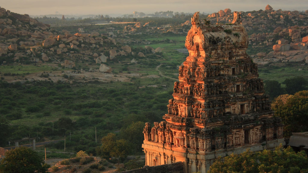 paromatravels.com_blog_Exploring_the_Intricate_Carvings_of_Hampi’s_Vijayanagar_Empire_4