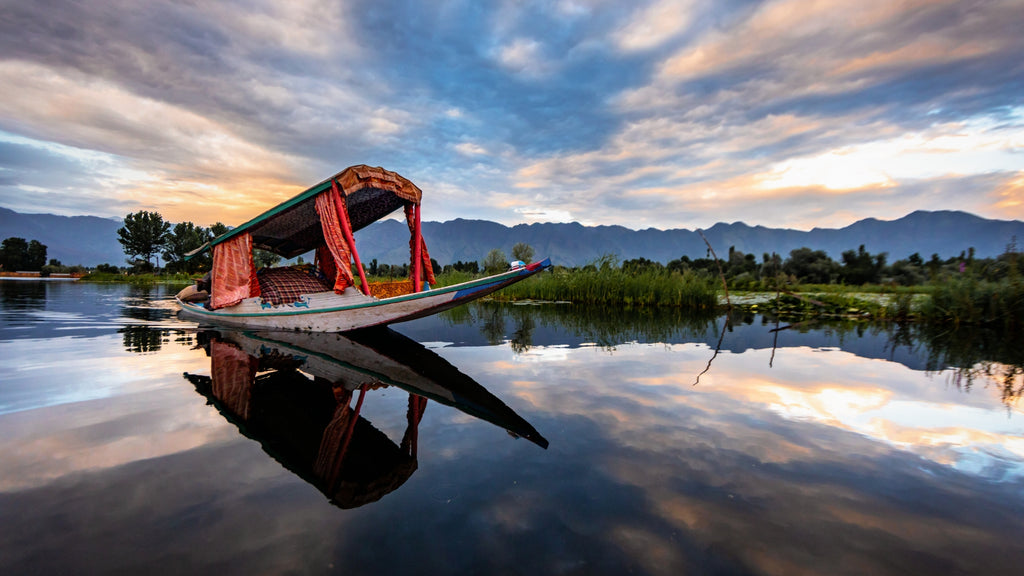 paromatravels.com_blog_floating_market_of_srinagar_1